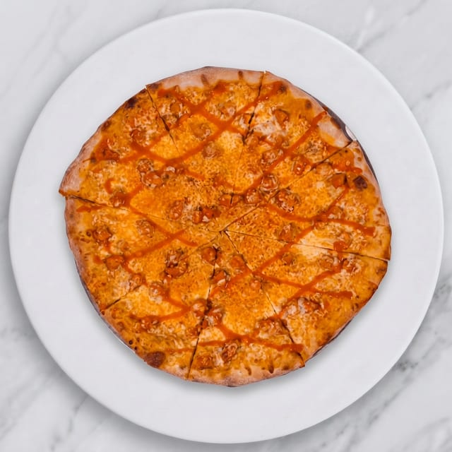 Buffalo Chicken Pizza (L).